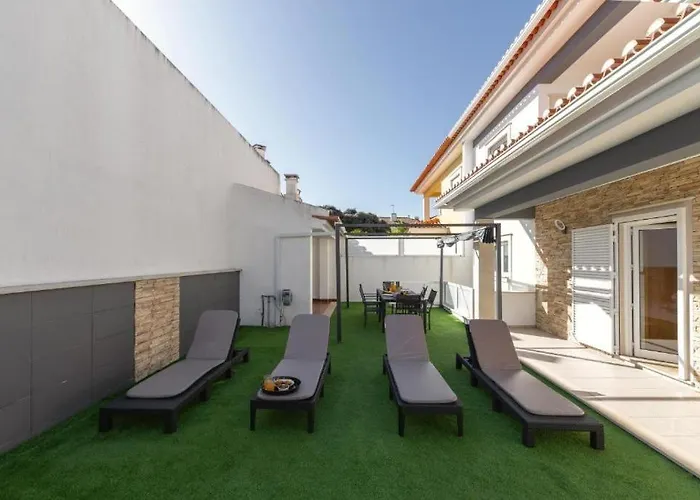 Nazarena Vila *